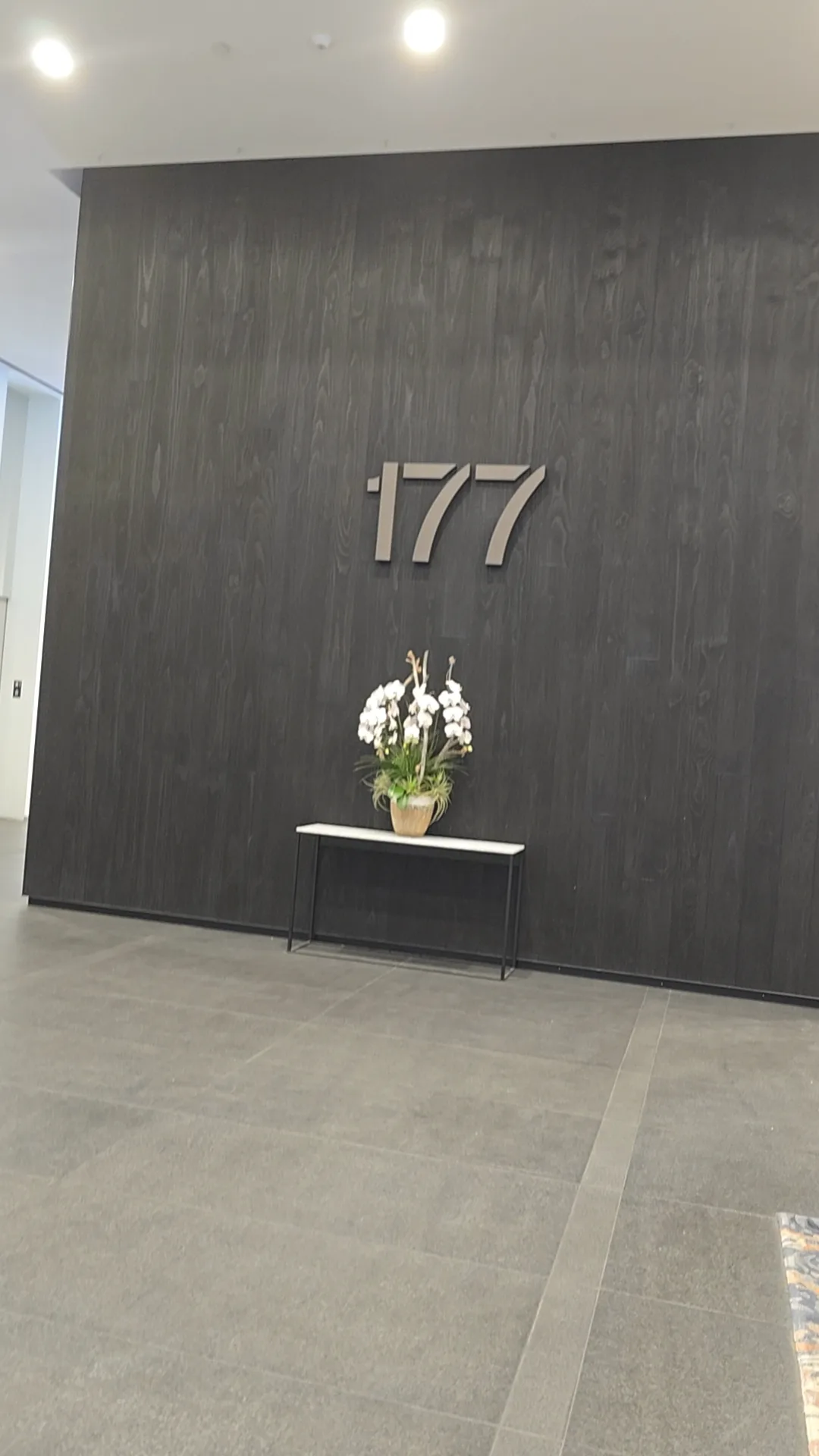 彩虹桥 8/11 帕萨迪纳桥友会:会场所在写字楼的门厅